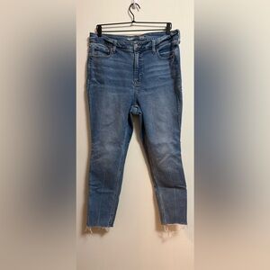 Old Navy - Women's High Rise Skinny Jeans in Medium Blue with Distressed Edge